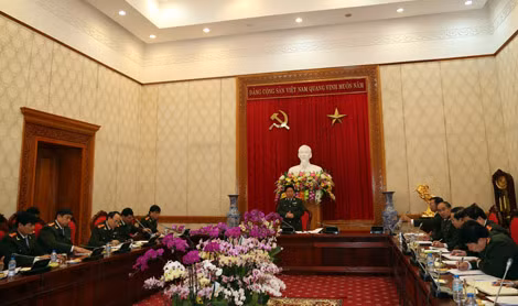 Trung tướng Bùi Văn Thành, Thứ trưởng Bộ Công an, Trưởng Ban Chỉ đạo Đổi mới và Phát triển doanh nghiệp Bộ Công an phát biểu kết luận tại Hội nghị.