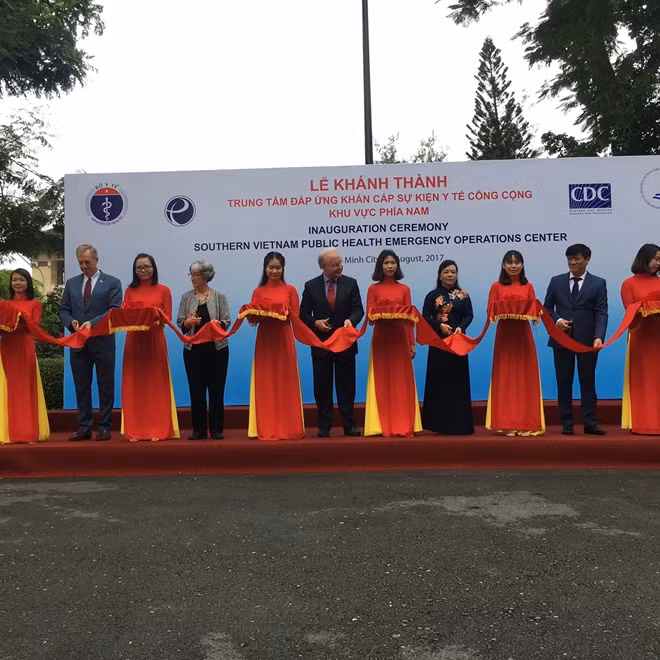 Lễ cắt băng khánh thành Trung tâm EOC