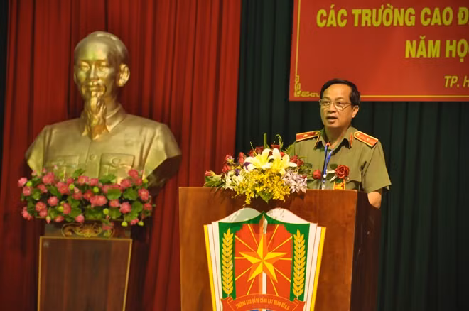 Thiếu tướng, PGS.TS Đỗ Ngọc Cẩn phát biểu tại lễ khai mạc Hội thi
