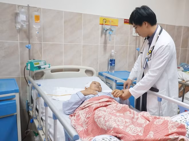 Bệnh nhân đã ổn định được bác sĩ thăm khám vào chiều 29-8.