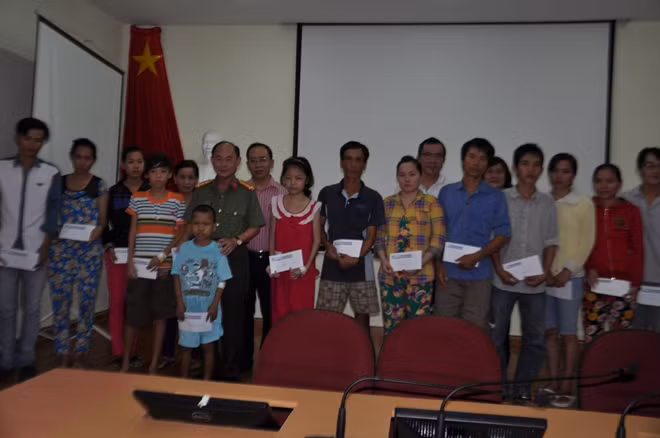 Những hình ảnh xúc động tại buổi trao tặng quà Tết cho bệnh nhi tại BV Nhi đồng 1.