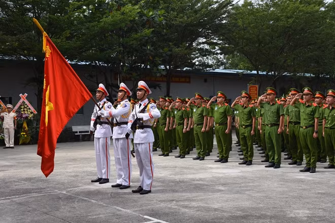 Buổi lễ diễn ra long trọng, trang nghiêm.