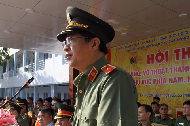 Thiếu tướng Đỗ Ngọc Cẩn phát biểu chỉ đạo tại buổi Lễ khai mạc.