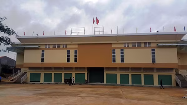 Chợ mới huyện Di Linh.