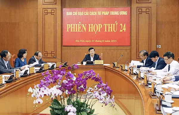 Chủ tịch nước Trương Tấn Sang, Trưởng Ban Chỉ đạo cải cách Tư pháp Trung ương chủ trì phiên họp. Ảnh: TTXVN.