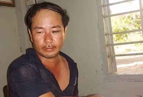 Bị cáo Tuấn Anh lúc bị bắt và tại cơ quan điều tra. Bị cáo Tuấn Anh lúc bị bắt và tại cơ quan điều tra.