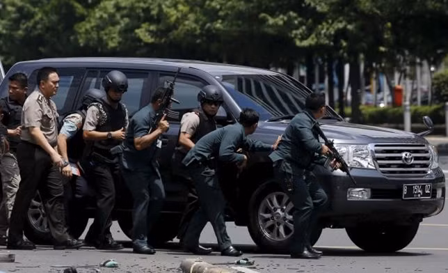 Indonesia đã triển khai cả lực lượng bắn tỉa và lực lượng chống khủng bố để đối phó với các tay súng. Ảnh: Reuters