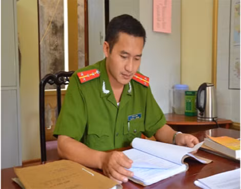 Đại úy Sùng A Khai. Đại úy Sùng A Khai.