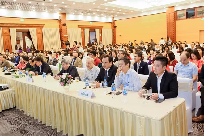 Hội thảo về "giáo dục sớm" thu hút sự quan tâm của đông đảo các nhà giáo, nhà khoa học, nhà tâm lý giáo dục