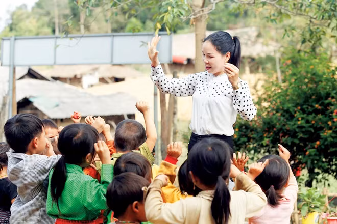 Sự nghiệp trồng người là vì cả trăm năm để ươm tạo những trái ngọt cho mai sau