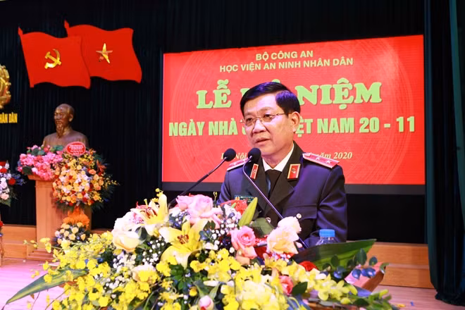 Thứ trưởng Nguyễn Văn Sơn khẳng định, Học viện ANND là một trong những địa chỉ cung cấp nguồn nhân lực chất lượng cao cho lực lượng CAND. Ảnh: Danh Vỵ