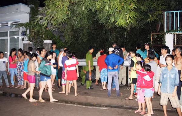 Hiện trường vụ người phụ nữ bị nước cuốn tử vong trong cơn mưa lớn Hiện trường vụ người phụ nữ bị nước cuốn tử vong trong cơn mưa lớn