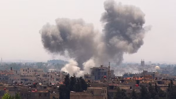 Một cuộc không kích vào các mục tiêu IS ở ngoại ô Damascus.