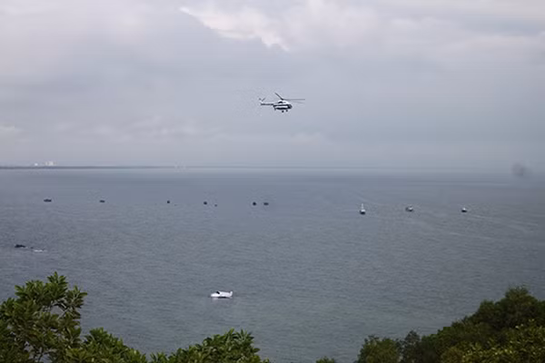 Các phương tiện tham gia diễn tập cứu nạn.