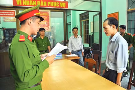 Đối tượng Huỳnh Đức Hậu khi bị bắt.