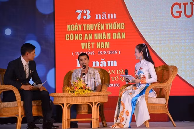 “Hiệp sĩ” Trần Văn Hoàng chia sẻ về công việc của mình và nhóm.