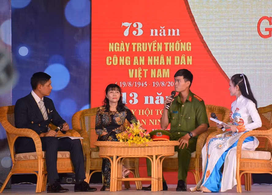 Tôn vinh và nhân rộng những “Gương sáng phố phường”