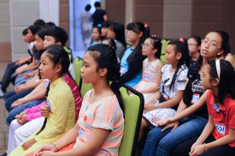 - Ca sĩ Cẩm Ly trên ghế huấn luyện viên Giọng hát Việt nhí 2014.