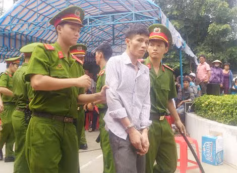Bị cáo Sơn sau phiên xử.