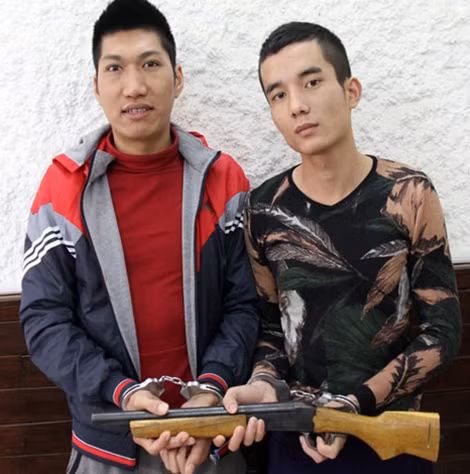 Hai đối tượng Phúc và Hoài.