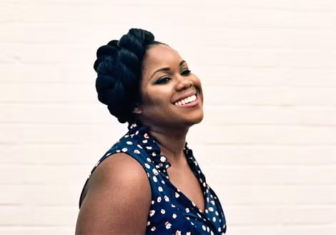 Ca sĩ Zara Mcfarlane.