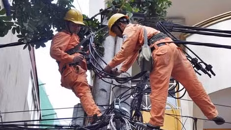 'Dài cổ' chờ điều chỉnh biểu giá điện