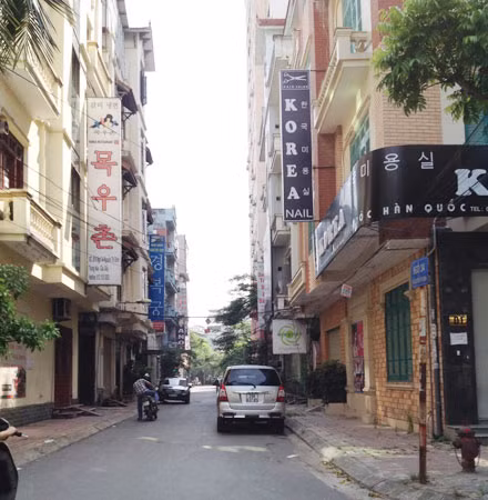 Một góc phố người Hàn Quốc tại Hà Nội. Một góc phố người Hàn Quốc tại Hà Nội.