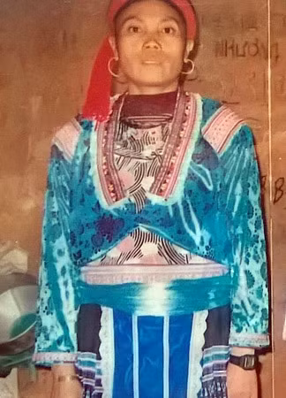 Tấm ảnh chị Mủa được anh Làng mang theo khi đi tìm vợ. Tấm ảnh chị Mủa được anh Làng mang theo khi đi tìm vợ.