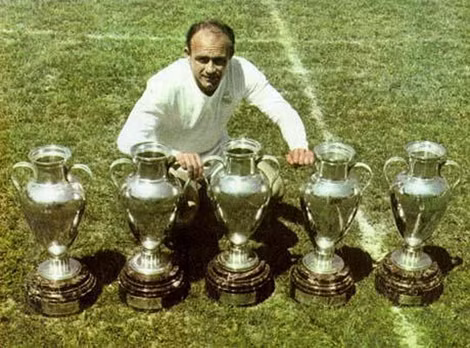 Di Stefano, nhân vật quan trọng trong mối quan hệ Barca-Real.