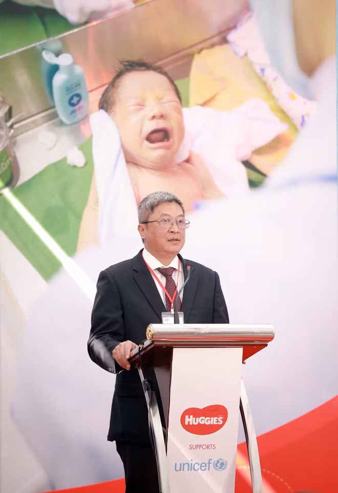 Ông Nguyễn Trường Sơn, Thứ Trưởng Bộ Y Tế Việt Nam phát biểu tại sự kiện công hố hợp tác giữa HUGGIES và UNICEF