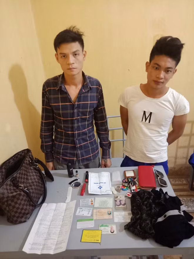 Bùi Văn Tưởng Nguyễn Huy Chiến và tang vật