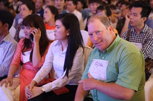 Thí sinh nước ngoài cũng đi thi hát Boléro.