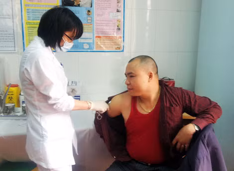 Người lớn cũng cần tiêm phòng rubella.
