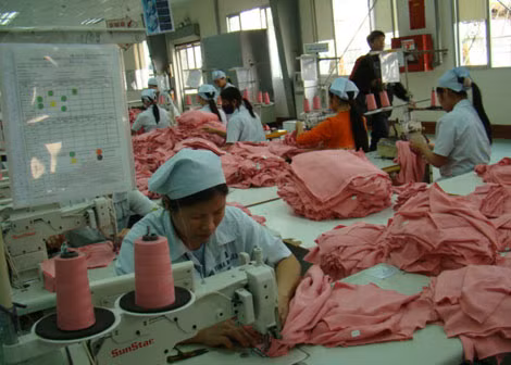 Cuộc sống của người lao động hiện đang đối mặt với nhiều khó khăn.