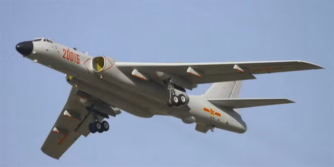 Máy bay ném bom chiến lược H-6K của Trung Quốc. Ảnh: PLA.