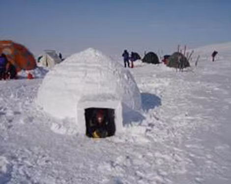 Kiểu nhà truyền thống của dân Eskimo.
