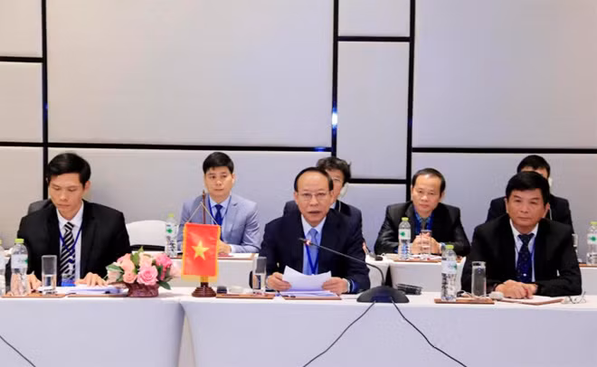 Phía Việt Nam có Thượng tướng Lê Quý Vương, Thứ trưởng Bộ Công an...