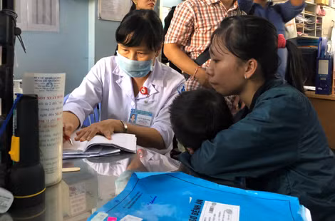 Số ca bệnh tay chân miệng và sởi vẫn đang tăng cao ở phía Nam. Số ca bệnh tay chân miệng và sởi vẫn đang tăng cao ở phía Nam.