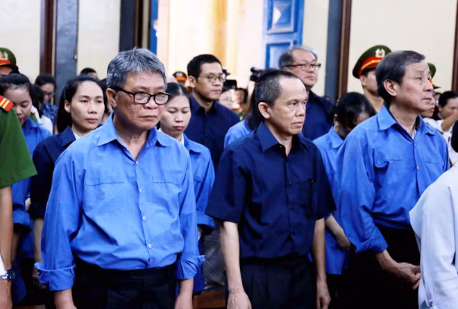 Các bị cáo tại tòa.