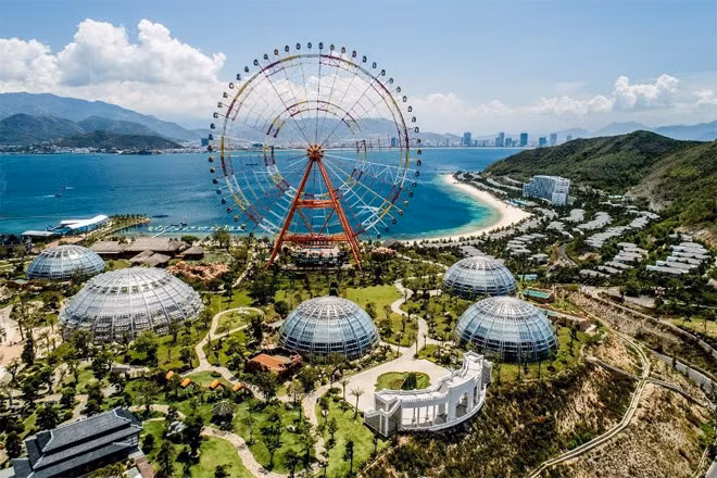Khu du lịch Vinpearl Nha Trang năng động và hiện đại.