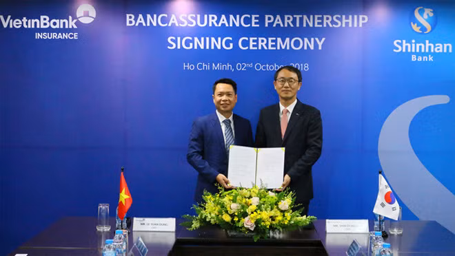 Lãnh đạo VBI và Ngân hàng Shinhan ký kết hợp tác.