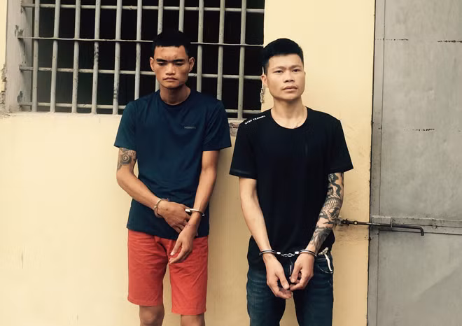 Nguyên và Đạt tại Công an huyện Hoài Đức.
