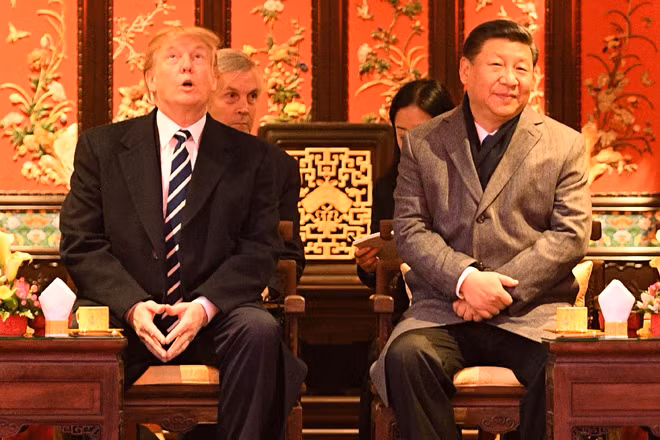 Chủ tịch Trung Quốc Tập Cận Bình và Tổng thống Mỹ Donald Trump trong một buổi gặp mặt. Ảnh: Getty Images.