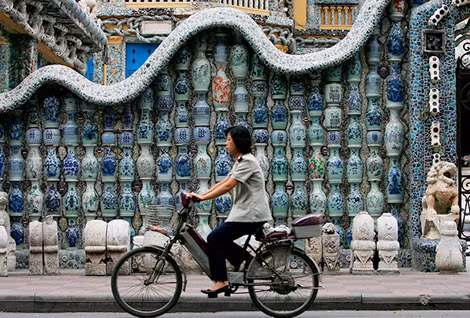Trung Quốc từng là một trong những nạn nhân đầu tiên của tình báo kinh tế với việc bị phương Tây lấy trộm bí quyết sản xuất đồ gốm sứ. Trung Quốc từng là một trong những nạn nhân đầu tiên của tình báo kinh tế với việc bị phương Tây lấy trộm bí quyết sản xuất đồ gốm sứ.
