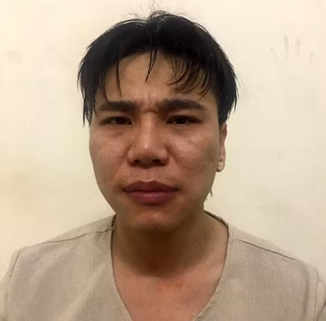 Đối tượng Nguyễn Việt Cường, tức ca sĩ Châu Việt Cường tại Cơ quan Công an.