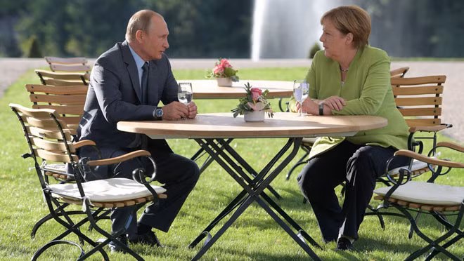 Tổng thống Nga Vladimir Putin và Thủ tướng Đức Angela Merkel tại cuộc hội đàm. Ảnh: Sputnik.