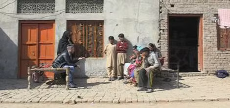 Một gia đình nghèo khó tại vùng nông thôn ở Punjab.