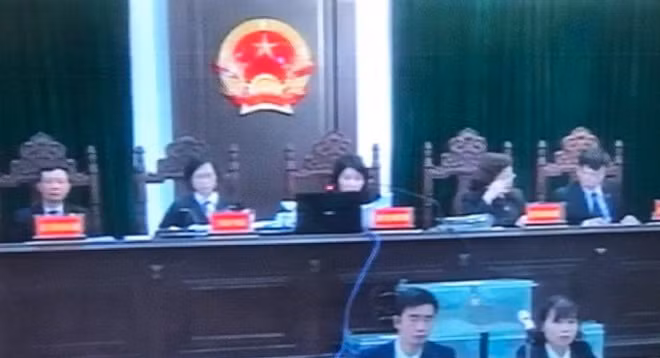 Hội đồng xét xử. Hội đồng xét xử.