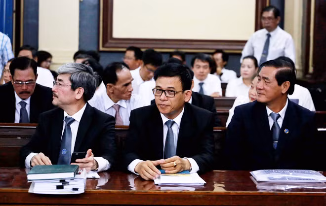 Các luật sư tham gia bào chữa trong vụ án.