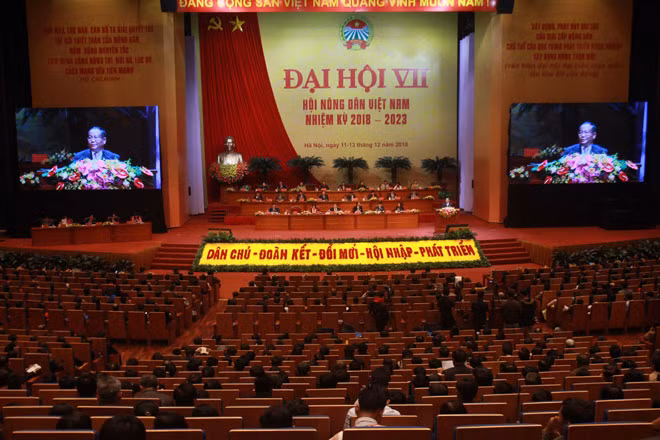 Quang cảnh phiên bế mạc. Quang cảnh phiên bế mạc.